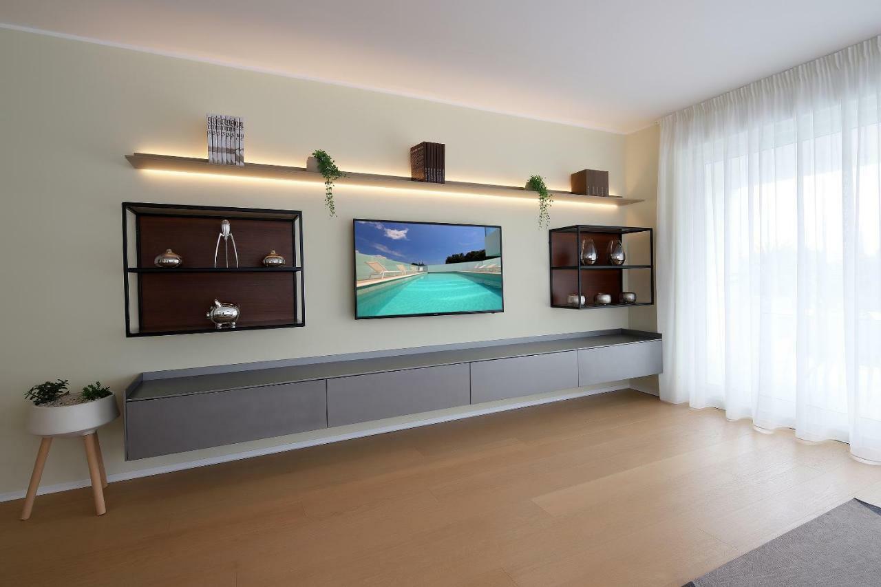 New Apartment With Swimming Pool Near The Beach Ičići Exterior foto