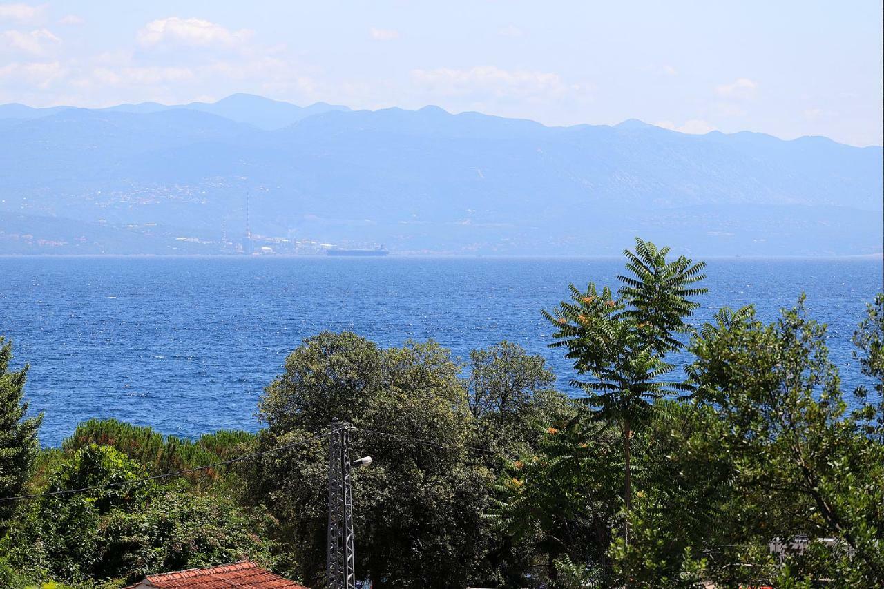 New Apartment With Swimming Pool Near The Beach Ičići Exterior foto
