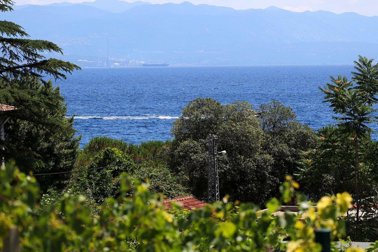 New Apartment With Swimming Pool Near The Beach Ičići Exterior foto